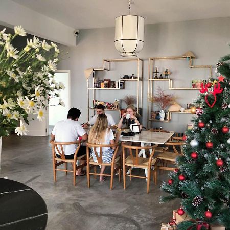 Хостел The Dorm Saigon (Adults Only) Хошимин Экстерьер фото