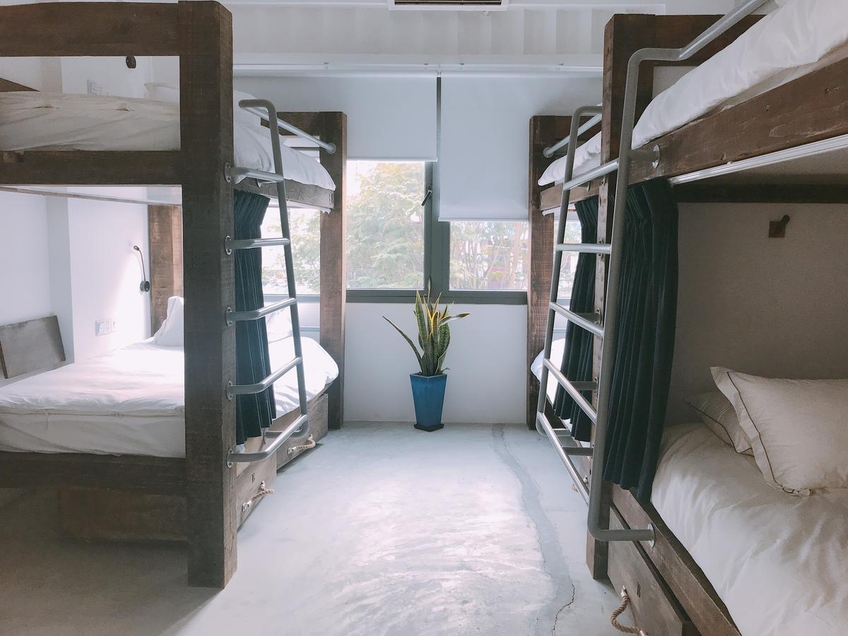 Хостел The Dorm Saigon (Adults Only) Хошимин Экстерьер фото